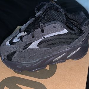 Yeeezy 700
